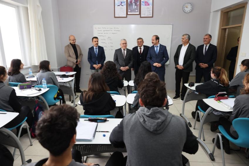 Sivas Valimiz Sayın YILMAZ ŞİMŞEK'in Okulumuza Ziyaretleri